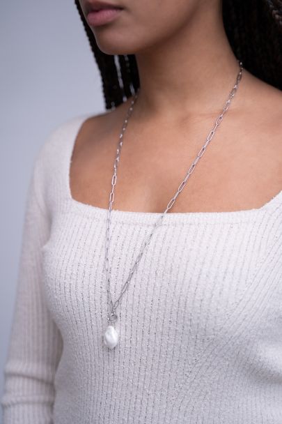 Chain necklace with pearl charm