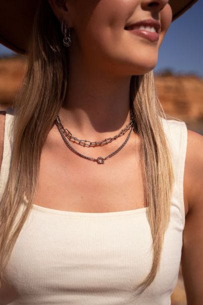 Iconic chain necklace with beads