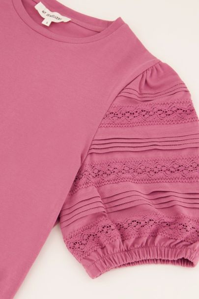 Pink pleated t-shirt with straps