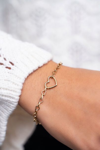 Bracelet with small open heart charm