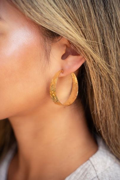 Open hoop earrings with texture