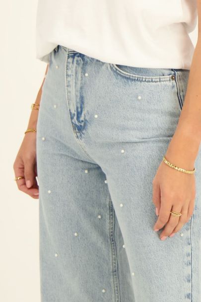 Denim jeans with pearls