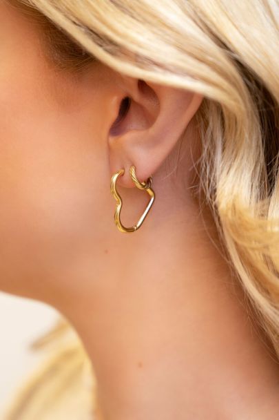 Basic earrings with open heart