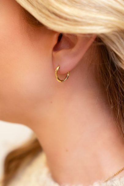 Basic twisted earrings