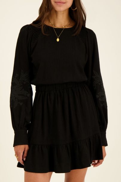 Zwarte jurk met embroidery mouwen