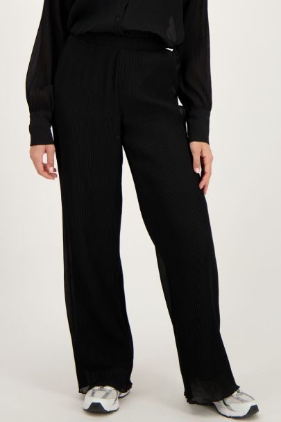 Black wide-leg pleated trousers