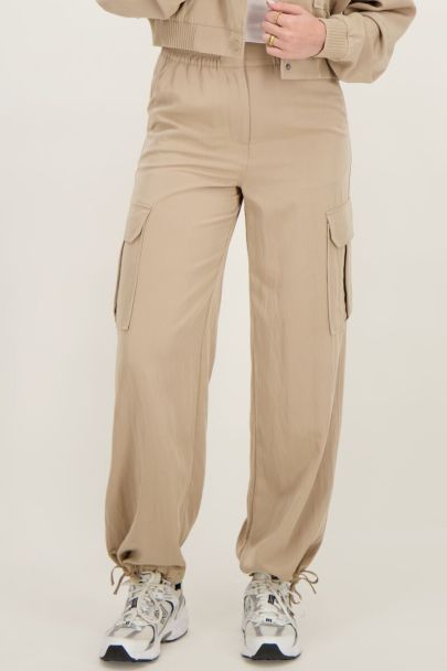 Pantalon cargo beige avec taille élastique