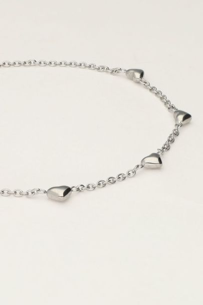 Bracelet with small hearts