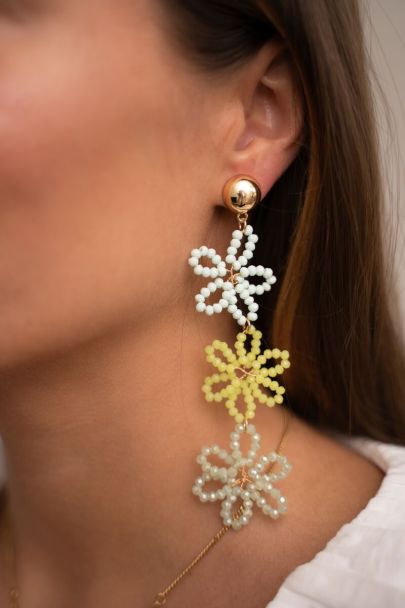 Statement earrings with 3 green flowers