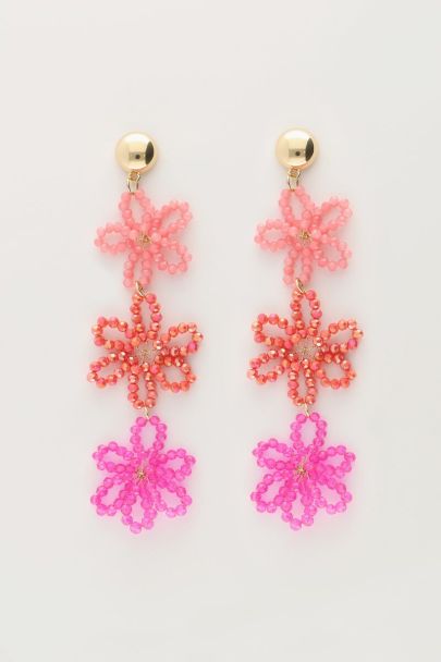 Statement earrings with 3 pink flowers