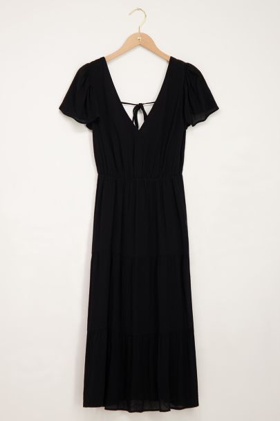 Zwarte midi jurk met diepe V-hals
